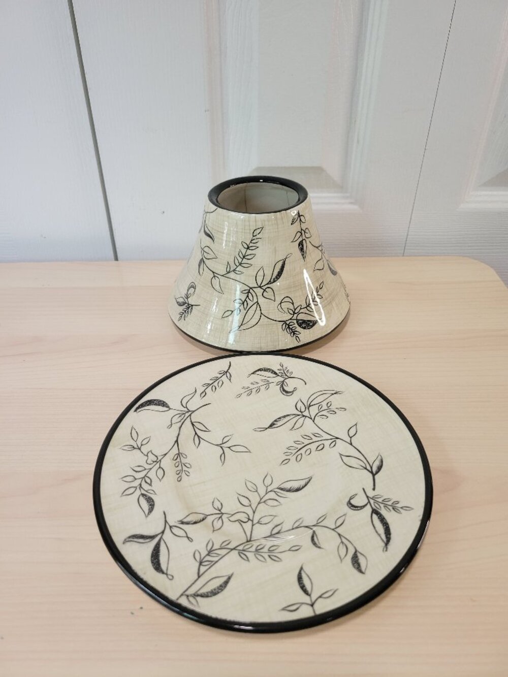 Vintage Retired YANKEE CANDLE Linen Branches Leaves Ceramic Shade Underplate Set